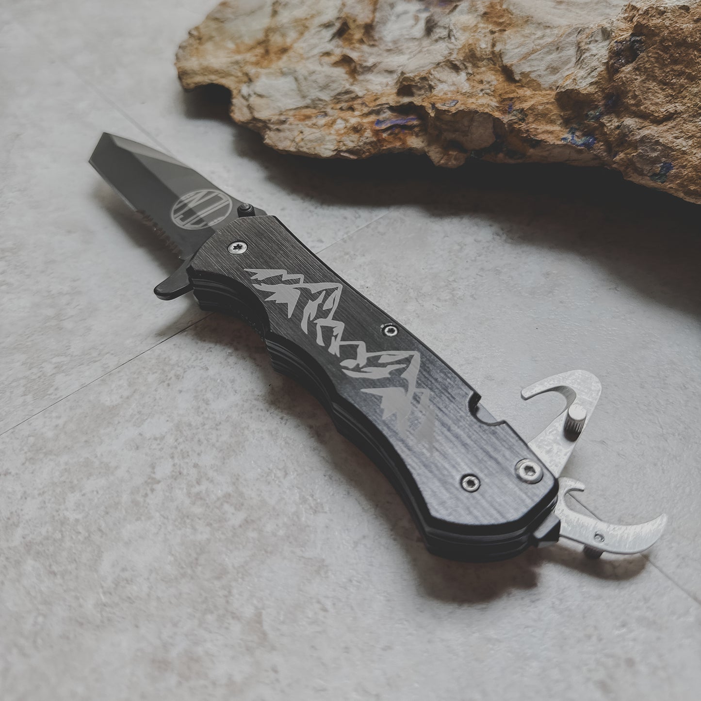 Engraved Black Stainless Steel Pocket Knife – Personalized Mountain Multi-Tool with Gift Box